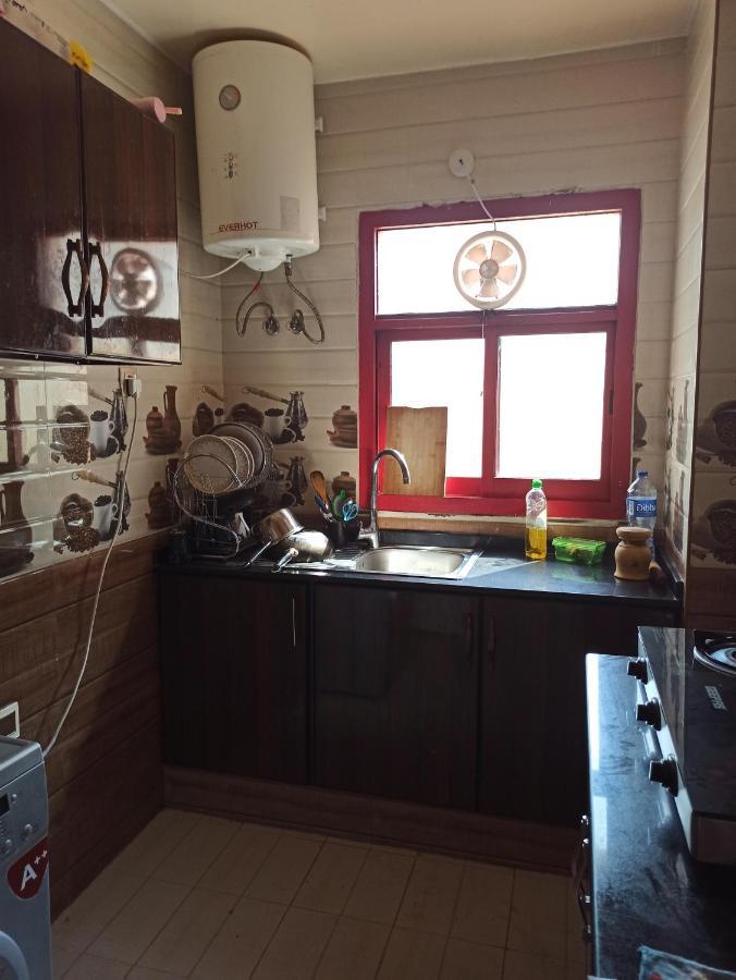 Moon Backpackers , Al Rigga , Partition For Couples And For Singles Dubai Exterior foto