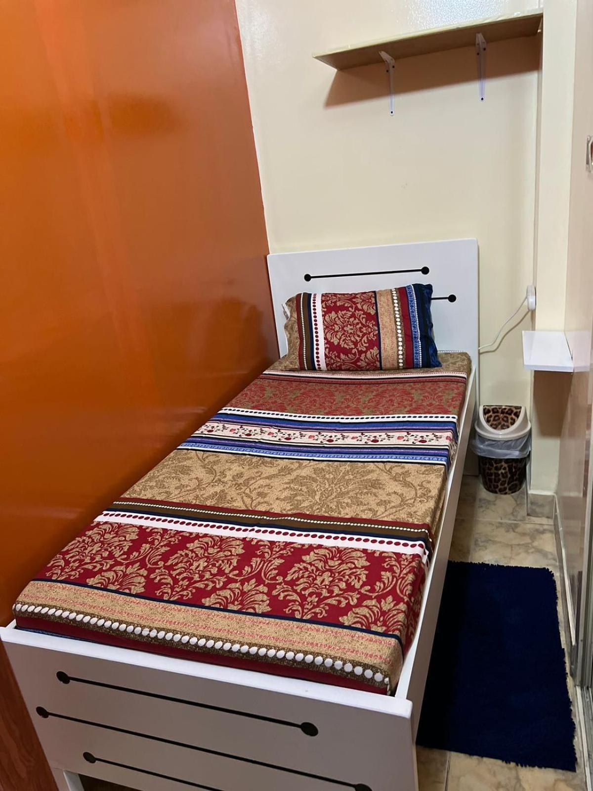 Moon Backpackers , Al Rigga , Partition For Couples And For Singles Dubai Exterior foto