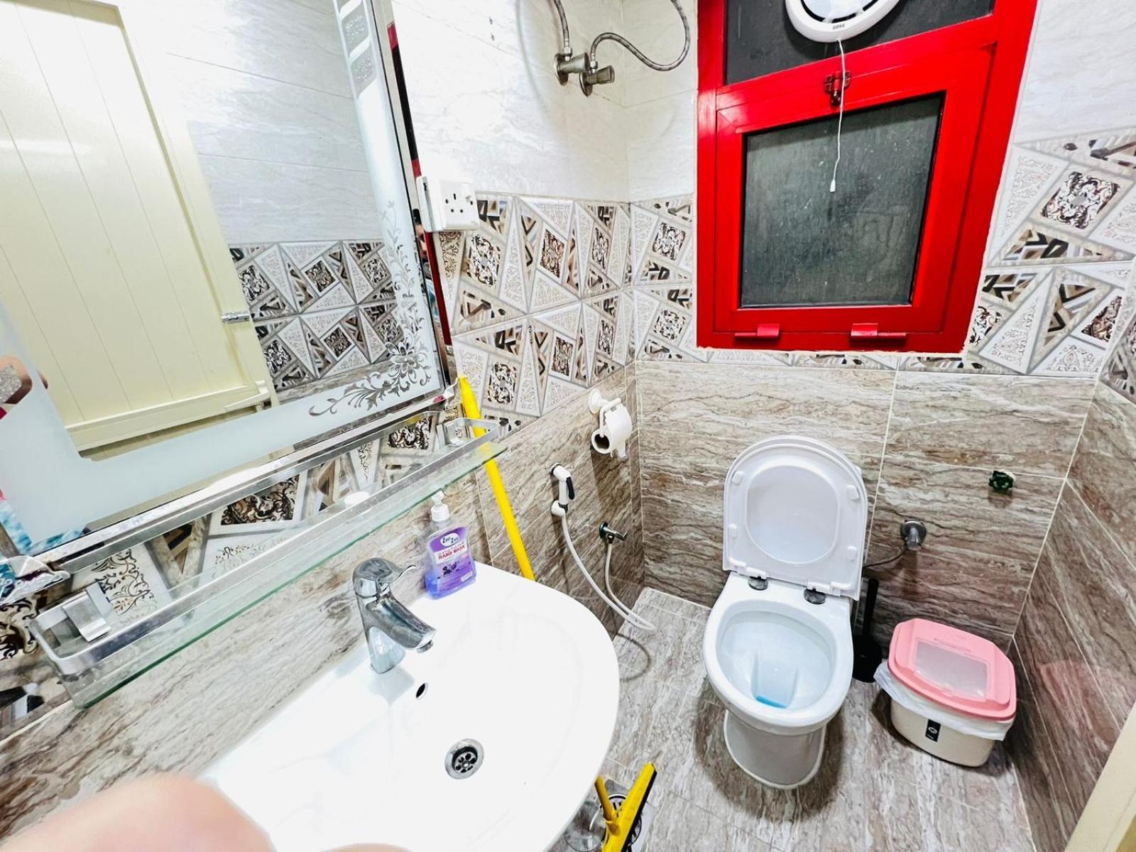 Moon Backpackers , Al Rigga , Partition For Couples And For Singles Dubai Exterior foto