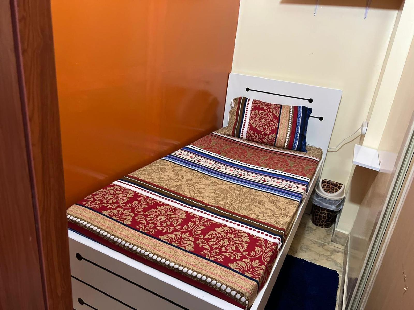 Moon Backpackers , Al Rigga , Partition For Couples And For Singles Dubai Exterior foto