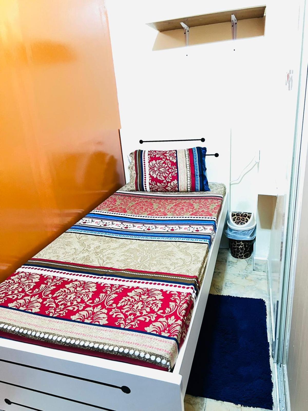 Moon Backpackers , Al Rigga , Partition For Couples And For Singles Dubai Exterior foto